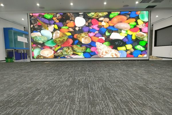 會議室智能大屏有哪種好，做多大尺寸？